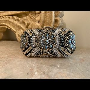 Aldo clutch